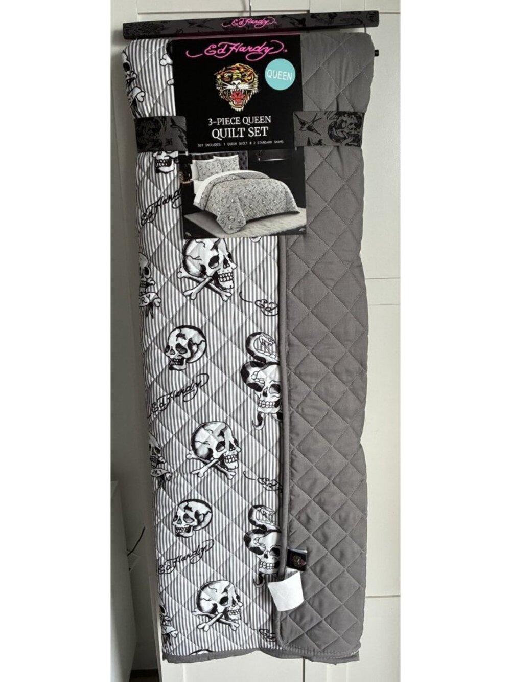 Ed Hardy 3pc QUEEN Reversible Quilt Blanket & Shams Set Striped w/Skulls & Logos